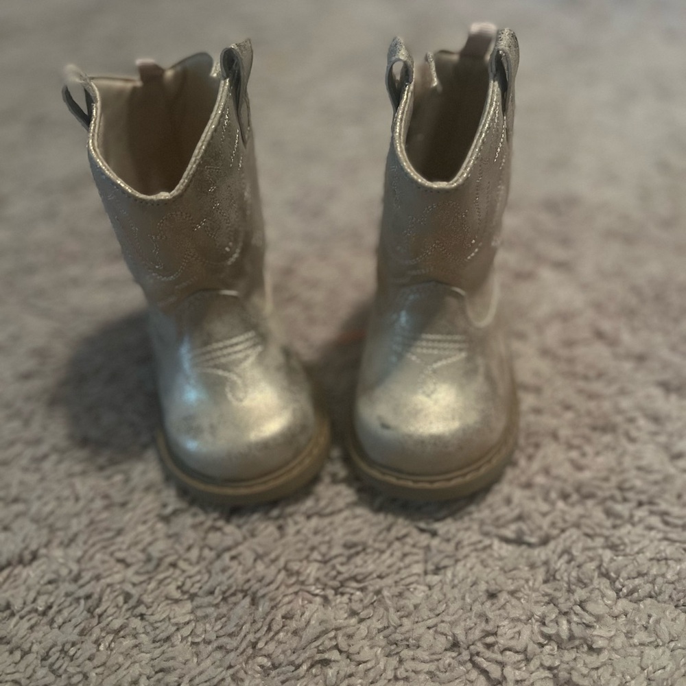 NWOT Gold Cowgirl Boots, size 4 toddler